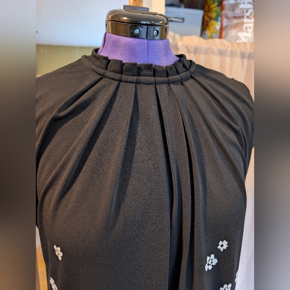 Elle blouse-short sleeved women's blouse with floral print - Picture 2 of 11